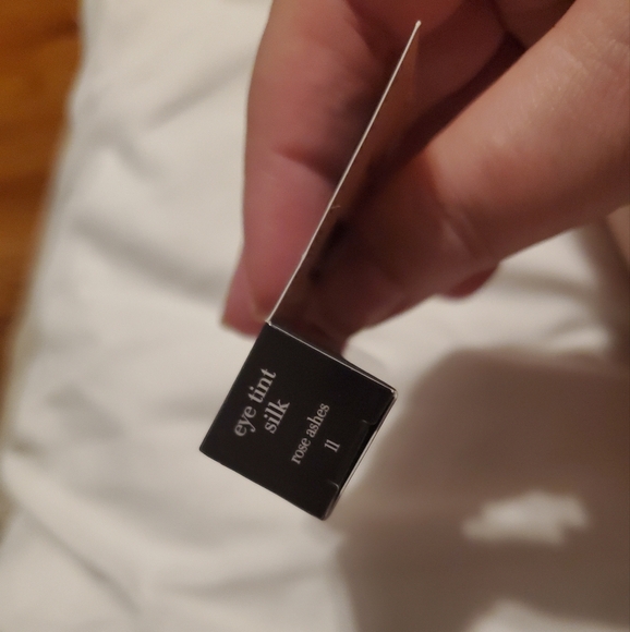 Giorgio Armani Eye Tint Silk Liquid Satin Eye Color- Rose Ashes II Travel Size - Picture 8 of 9